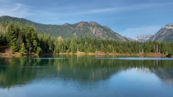 Lindo Lago Montanhas Cascade — Vídeo de Stock