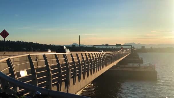 日没時のシアトルの520橋 — ストック動画