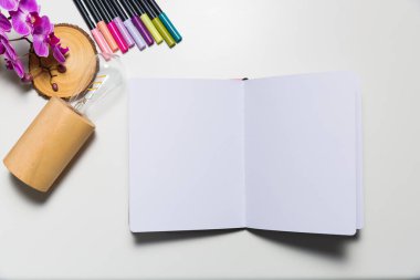 Yaratıcı iş yeri ortamı. Yüksek açı görünümü