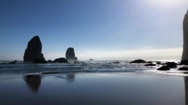 Oregon, Cannon Sahili 'nde güzel bir gün batımı.