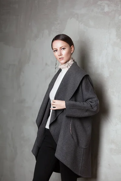 High Fashion Portrait Young Elegant Woman Outdoor Grey Coat Studio — Stock Photo, Image