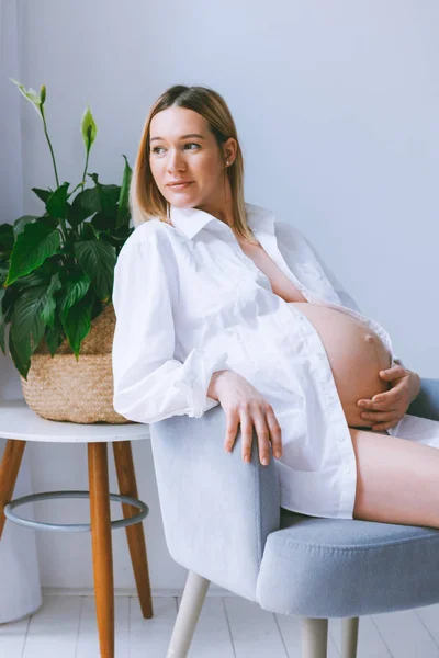 Zwangere Mothercare Lifestyle Concept Bob Kapsel Blonde Vrouw Gezondheidszorg Witte — Stockfoto