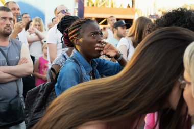 Samara, Rusya, 28 Haziran 2018. Duygular taraftarların şampiyonluk büyük ekranda izlerken