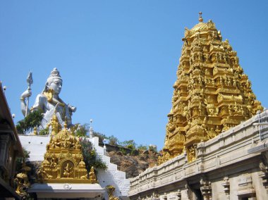 Tanrı Shiva Murudeshvar içinde Tample  