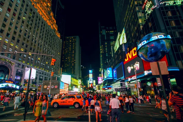 Nueva York Agosto 2012 Times Square Por Noche Multitud Personas — Foto de Stock