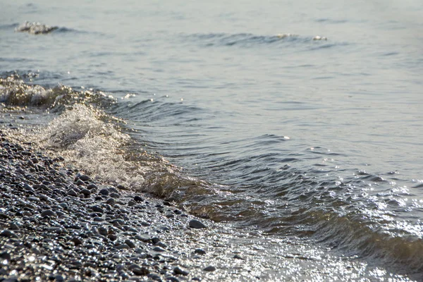 Крупним Планом Морська Вода Впливає Пісок Пляжі Морські Хвилі Спокійно — стокове фото