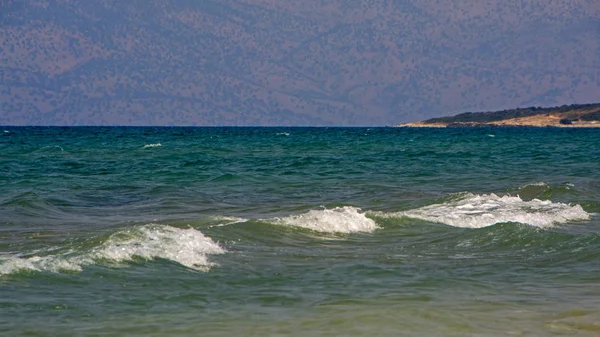 Azure Ondas Mar Aproxima Praia Ilha Corfu Grécia — Fotografia de Stock