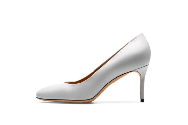 Beyaz arka plan üzerinde izole beyaz kadın ayakkabı