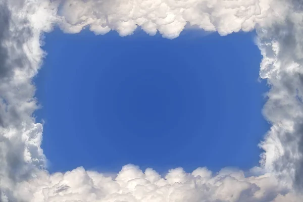 Cadre Naturel Fait Nuages Blancs Moelleux Sur Fond Ciel Bleu — Photo