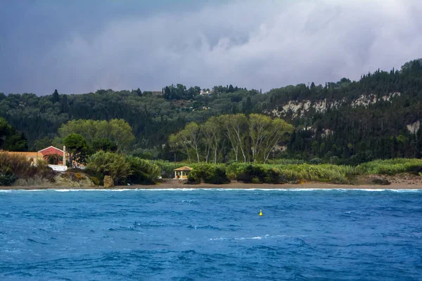 Kontrast Renkli Sahne Ereikousa Adası Yunanistan Ile Plan Üzerinde Mavi — Stok fotoğraf