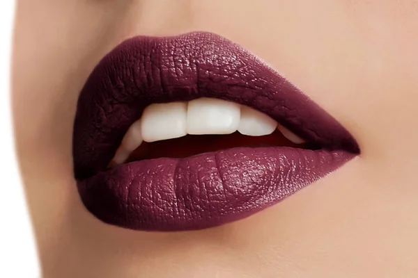 Mooie Make Van Glamour Donkerrood Lippen Lippenstift Het Gezicht Van — Stockfoto