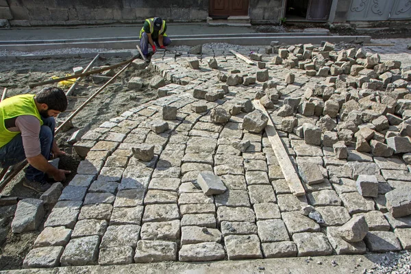 Gyumri Armenia October 2018 Industrial Workers Installing Pavement Rocks Cobblestone — Stock Photo, Image