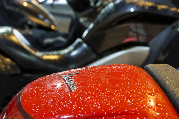 Paris França Novembro 2018 Close Scooter Vespa Vintage Vermelho Volta — Fotografia de Stock