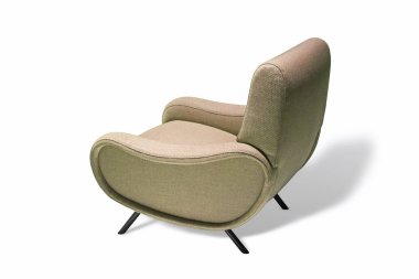 Bej rengi koltuk. Beyaz arka plan üzerinde modern tasarımcı sandalye. Tekstil döşemelik sandalye