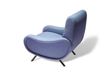 Mavi renk koltuk. Beyaz arka plan üzerinde modern tasarımcı sandalye. Tekstil döşemelik sandalye