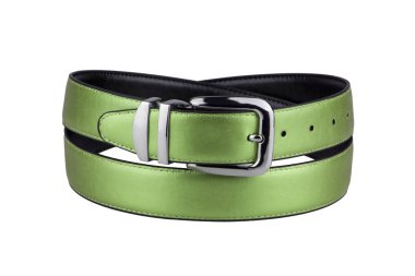 Beyaz arka plan üzerinde izole parlak krom metal toka ile moda erkekler sedefli nane yeşil deri emniyet kemerlerinizi bağlayın
