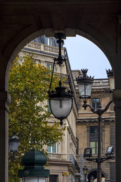 Metalowe Lampy Vintage Monumentalnej Marble Arch Teatru Performing Arts Budynku — Zdjęcie stockowe