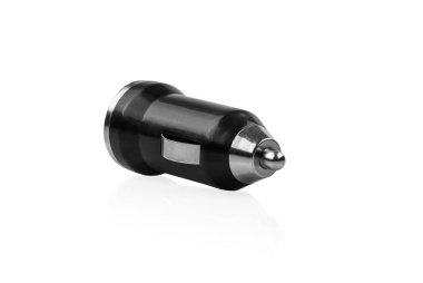 Araba çakmak izole üzerinde beyaz arka plan takın. Cep telefonları ve tablet için siyah hızlı şarj cihazı