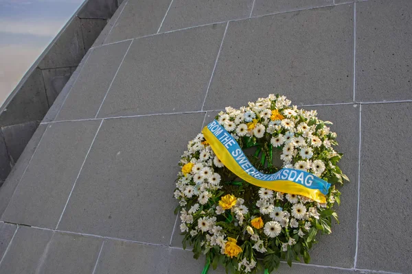 Einen Kranz Vom Schwedischen Riksdag Armenischen Völkermord Denkmal Tsitsernakaberd Ansicht — Stockfoto