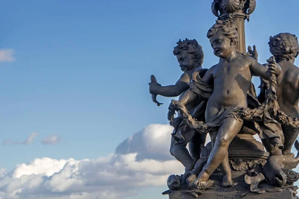 Piękne Rzeźby Brązu Rocznika Lampy Most Aleksandra Iii Przez Sekwanę — Zdjęcie stockowe
