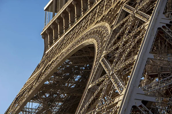 Close Eiffel Toren Verlicht Door Zonlicht Parijs Frankrijk — Stockfoto