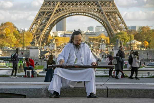 Paris France Novembre 2018 Vieux Chinois Vêtements Blancs Traditionnels Joue — Photo