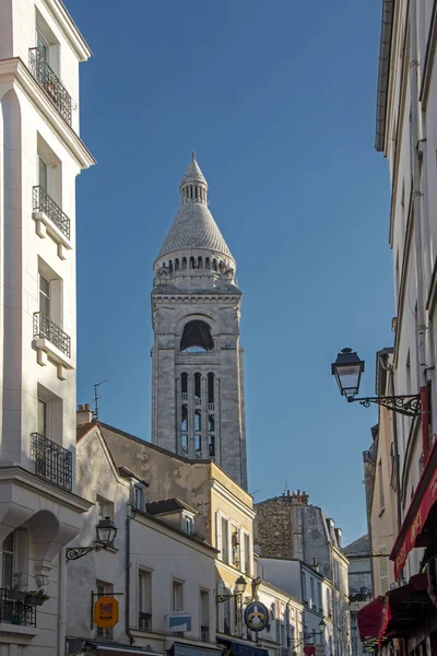 Paris Frankrike November 2018 Klocktornet Sacre Coeur Katedralen Ses Genom Royaltyfria Stockfoton