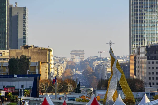 Paris Frankrike November 2018 Guld Abstrakt Julgran Och Färgglada Tält — Stockfoto