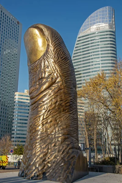 Paris França Novembro 2018 Pouce Cesar Escultura Bronze Polegar Gigante — Fotografia de Stock