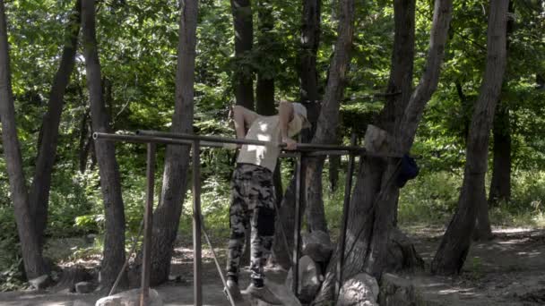 Corpo Magro Mezza Età Uomo Caucasico Che Indossa Camouflage Berretto — Video Stock