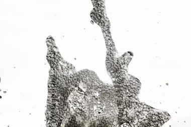 su dans ediyor. Çeşme