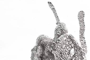 su dans ediyor. Çeşme