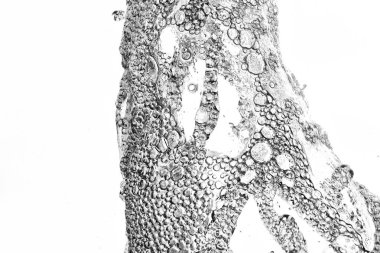 su dans ediyor. Çeşme