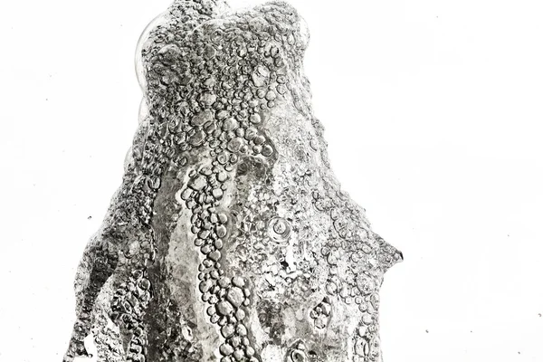 su dans ediyor. Çeşme