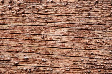 Ahşap bir yüzey üzerinde eski soyma boya. kırmızı boya boyalı retro duvar arka plan