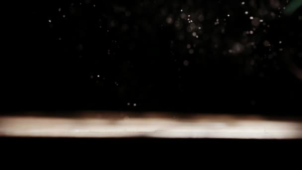 Красиві Яскраво Рожеві Пелюстки Розторопші Сідають Вітер Лайм Розмитий Фон — стокове відео