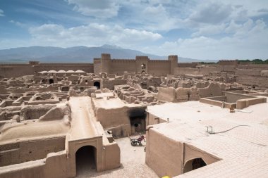 Kirman Eyaleti, Iran eski adobe kalede Rayen Castle (Arg-e Rayen Farsça) olduğunu.