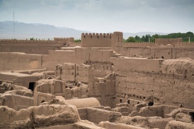 Kirman Eyaleti, Iran eski adobe kalede Rayen Castle (Arg-e Rayen Farsça) olduğunu.