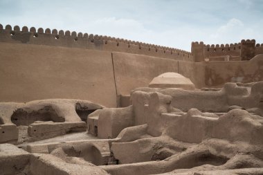 Kirman Eyaleti, Iran eski adobe kalede Rayen Castle (Arg-e Rayen Farsça) olduğunu.
