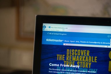 Bratislava, Slovakya, 3 Temmuz 2018: Ticketmaster web sayfasında dizüstü bilgisayar monitörü