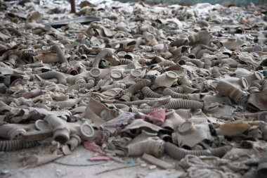 Chernobyl, katta birçok eski gaz maskeleri