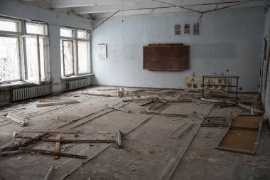 Chernobyl, terk edilmiş eğitmen odanın iç