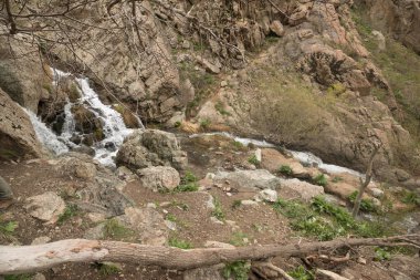 Darband, İran, 27 Nisan 2018: Kuzey Tahran'daki Darband köyünden Tochal Dağı'na Trek, İran