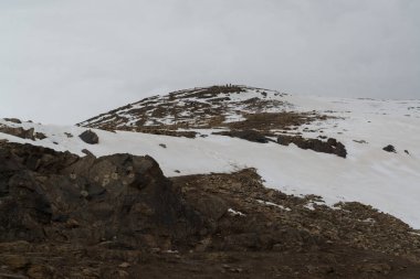 İran'ın tepeler güzel görkemli Dağları kar ile kaplı