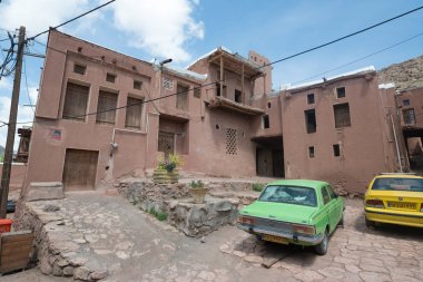 Abyaneh, Iran - 20 Nisan 2018: dağ köyü Abyaneh Iran orta kısmında. UNESCO Dünya Miras Listesi
