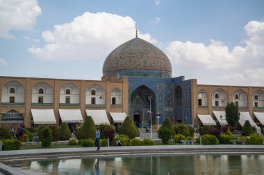 : Esfahan, Iran - 1 Mayıs 2018: Isfahan (Cuma Camii) Jameh Camii, en eski Camisi biri hala ayakta İran'ın