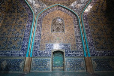 İsfahan, İran, 29 Nisan 2018: İran'ın İsfahan kentinde Nağüş-i Cihan Meydanı'nda Şeyh Lotfollah Camii. Caminin yapımına 1603 yılında başlayıp 1618 yılında bitirildi.