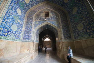 : Esfahan, Iran - 1 Mayıs 2018: Isfahan (Cuma Camii) Jameh Camii, en eski Camisi biri hala ayakta İran'ın