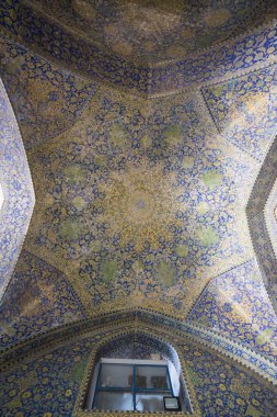 : Esfahan, Iran - 1 Mayıs 2018: Isfahan (Cuma Camii) Jameh Camii, en eski Camisi biri hala ayakta İran'ın