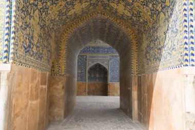 : Esfahan, Iran - 1 Mayıs 2018: Isfahan (Cuma Camii) Jameh Camii, en eski Camisi biri hala ayakta İran'ın